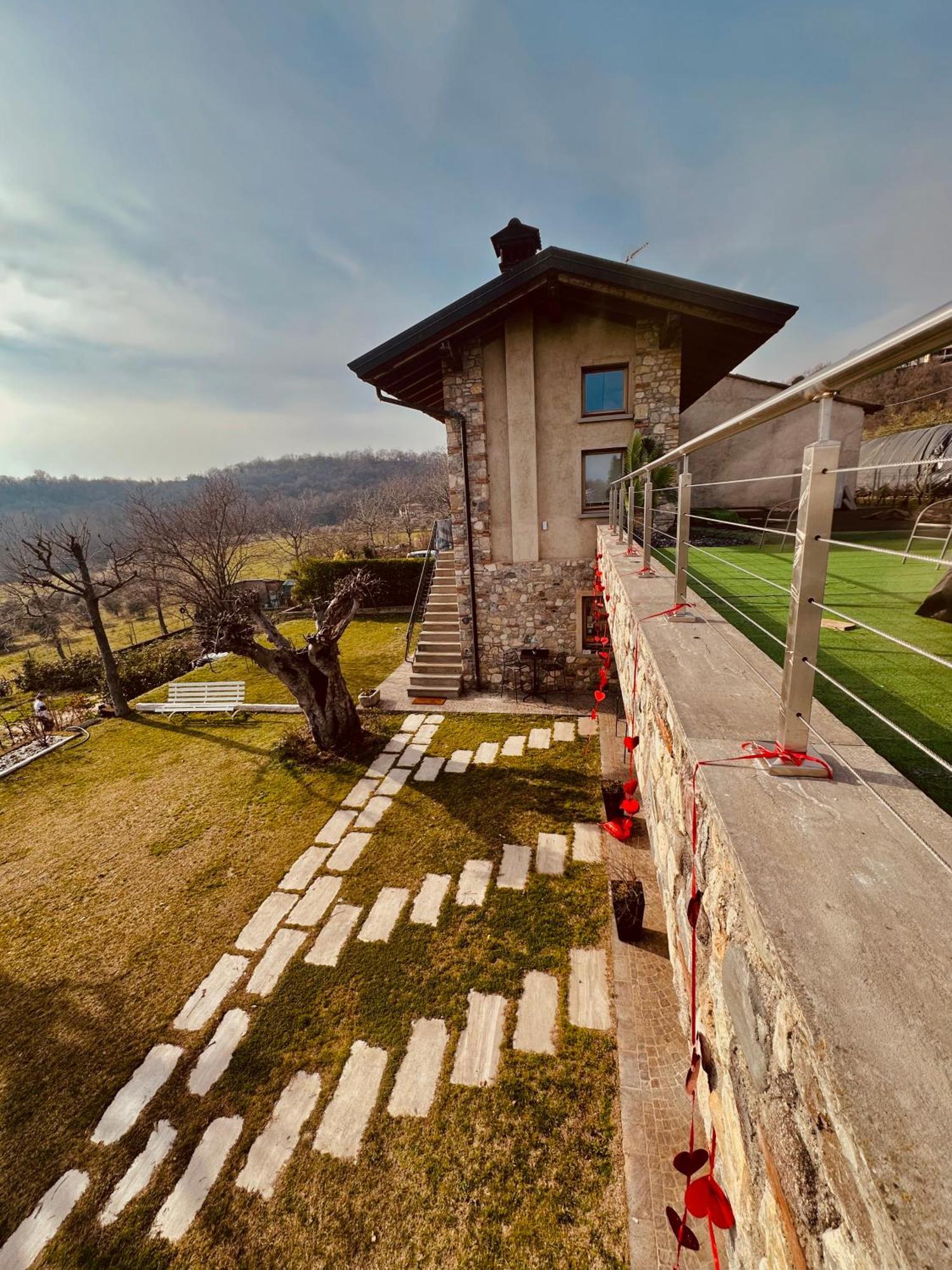 Holiday Home Sovenigo Puegnago Ngoại thất bức ảnh